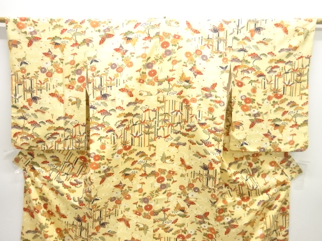  蝶に松竹梅模様小紋着物